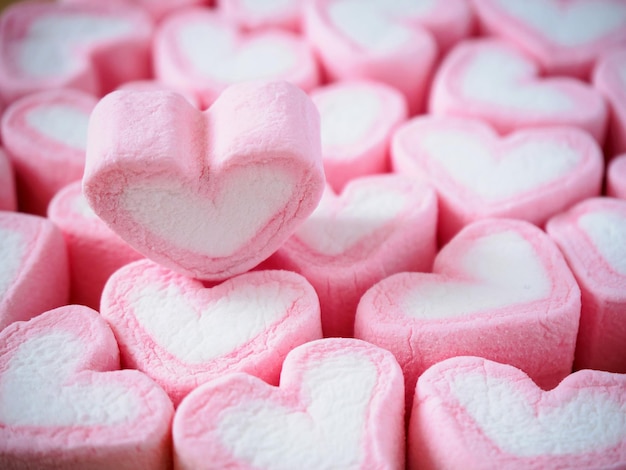 Roze hartvorm marshmallow voor Valentijnsdag achtergrond