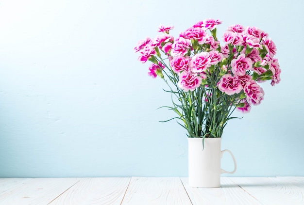 roze lente bloem op hout achtergrond