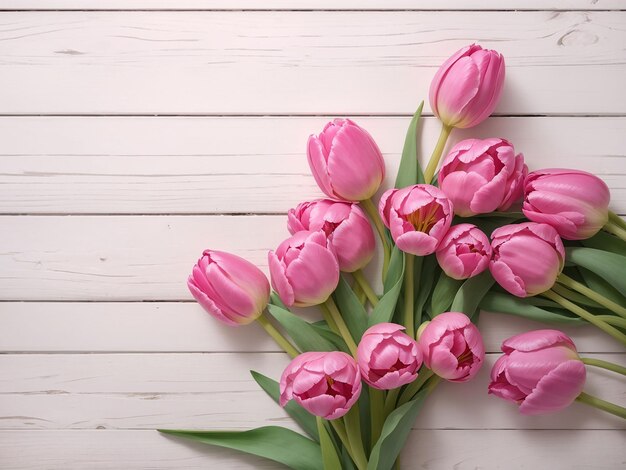 Roze tulpen op witte houten gestructureerde achtergrond