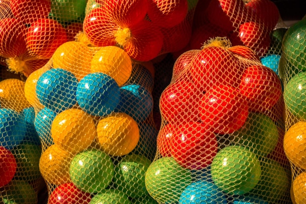 다양한 색상의 고무공 다채로운 플라스틱 공