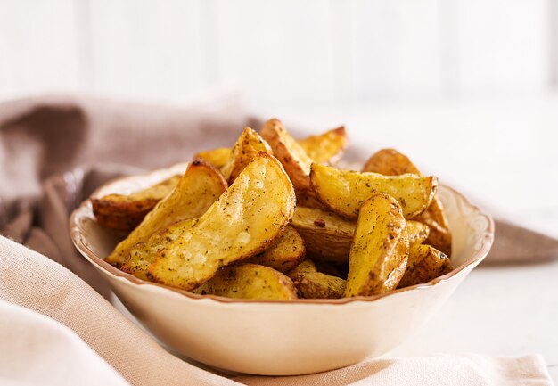 Ruddy Baked potato wedges with garlic