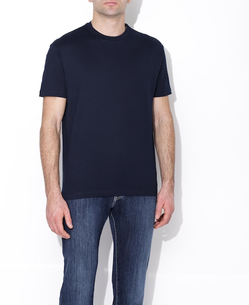 rug van een man in een wit t-shirt