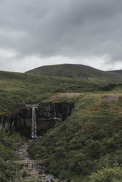 Ruig landschap van Fjadrargljufur Canyon in IJsland.