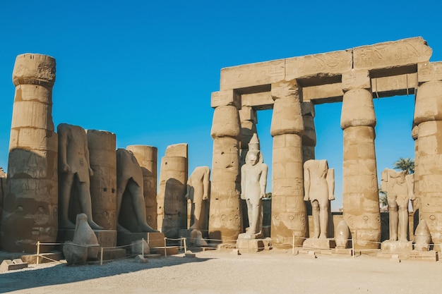 Ruïnes van de Egyptische Karnak-tempel, het grootste openluchtmuseum in Luxor