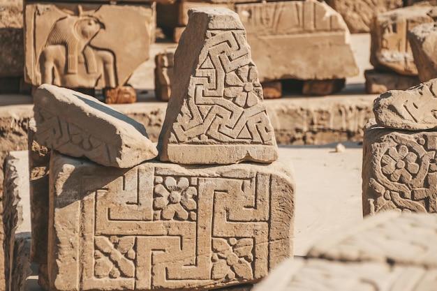 Ruïnes van de Egyptische Karnak-tempel, het grootste openluchtmuseum in Luxor