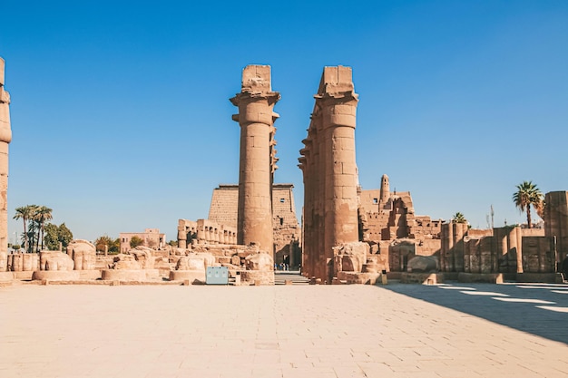 Ruïnes van de Egyptische Karnak-tempel, het grootste openluchtmuseum in Luxor