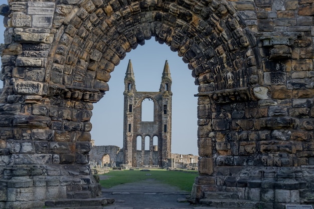 Foto ruïnes van de kathedraal van st. andrew in fife, schotland