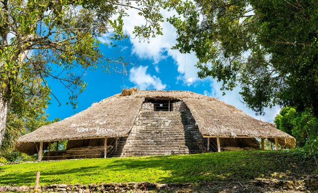 Ruïnes van de oude Maya-stad Kohunlich in Quintana Roo, Mexico