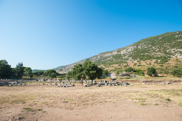 Ruïnes van de oude stad efeze, de oude griekse stad in turkije, in een mooie zomerdag