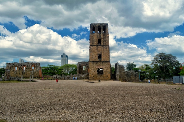 Ruïnes van de toren van de kathedraal van de oude stad Panama