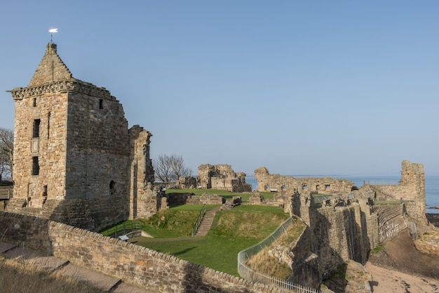 Foto ruïnes van st andrews castle in schotland