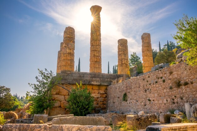 The ruins of ancient buildings and the sun