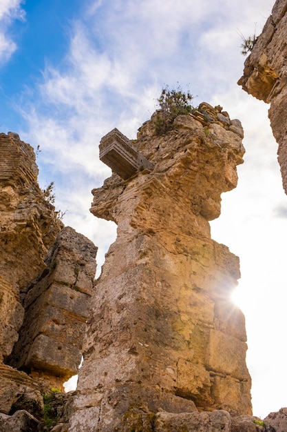 Le rovine dell'antica città di perge perge è un'antica città greca sulla costa mediterranea meridionale della turchia