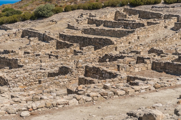 Photo ruins of ancient kamiros on rhodes island