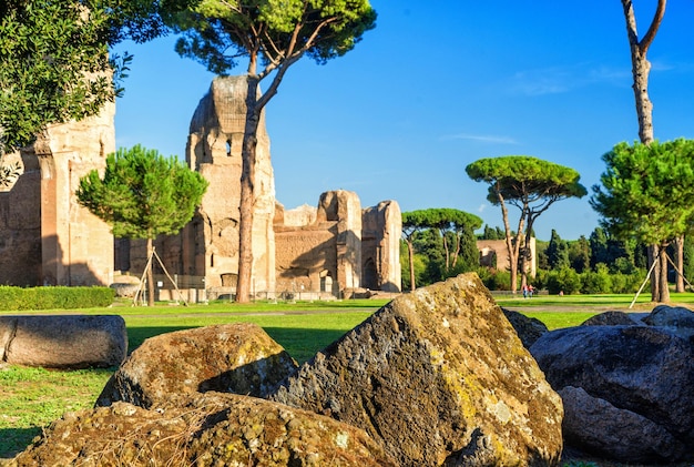 Photo ruins of ancient roman baths of caracalla rome italy