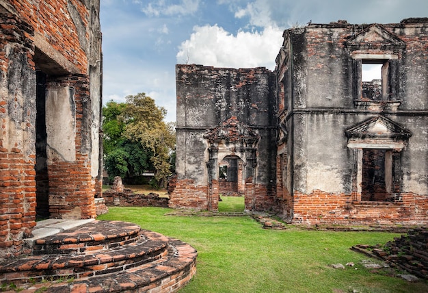 Foto rovine nell'antica thailandia