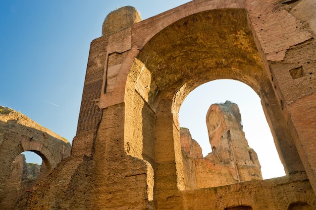 Photo the ruins of the baths of caracalla in rome italy