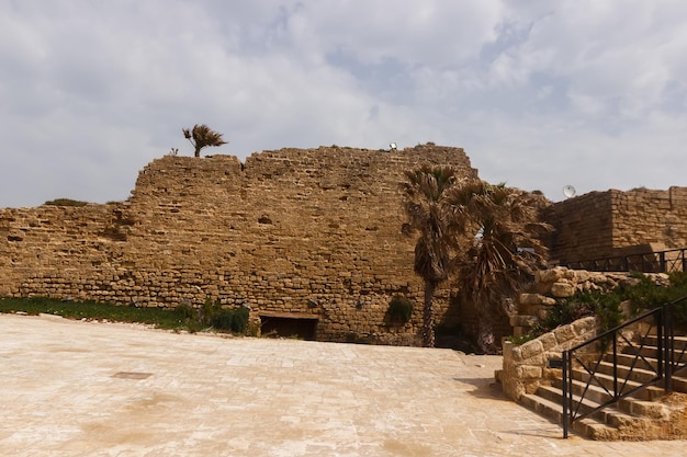 カイザリアの建物の廃墟。イスラエル