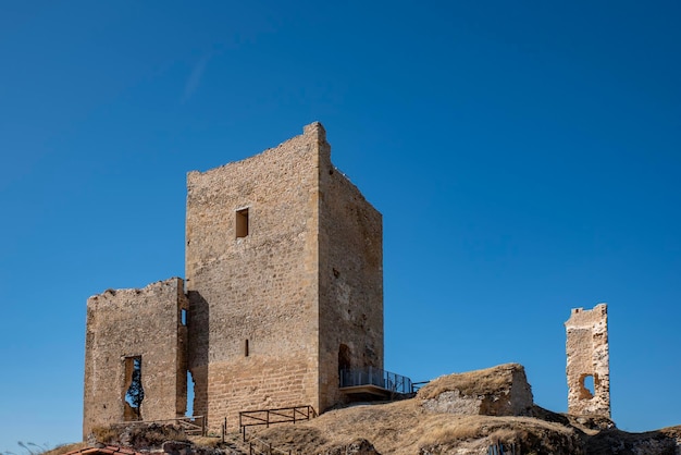 Rovine del castello di catalanazor a soria in spagna