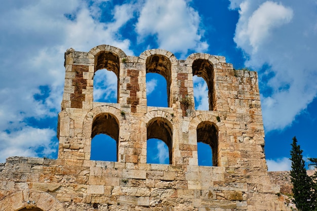 Photo ruins of odeon of herodes atticus roman theater athens greece