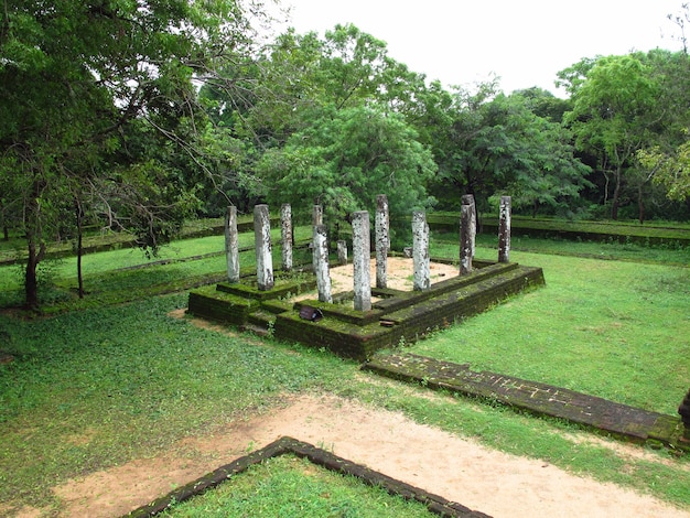 スリランカのポロンナルワ公園の遺跡