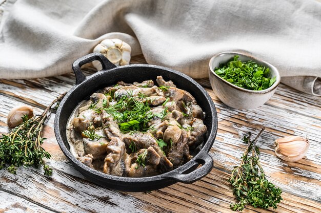 Rundvlees Stroganoff met champignons en verse peterselie