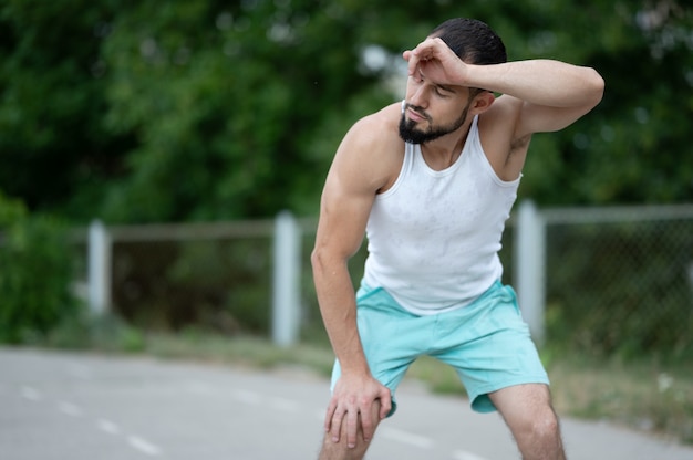 Foto runner rusten na het hardlopen