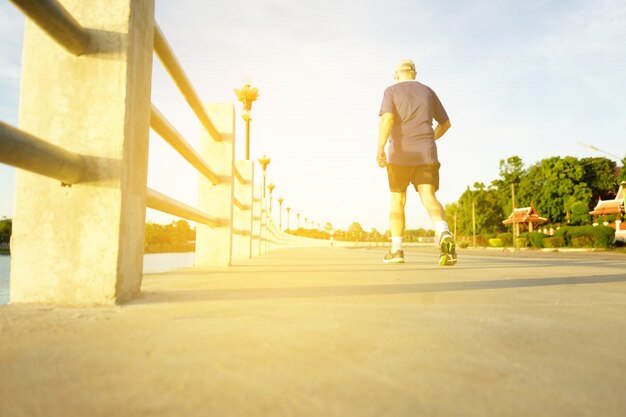 Running man runner uit te werken voor fitness.