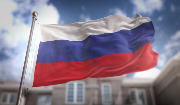 Rusland vlag 3d-rendering op de blauwe hemel gebouw achtergrond