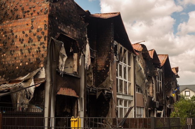 Russia destroys Ukrainian houses