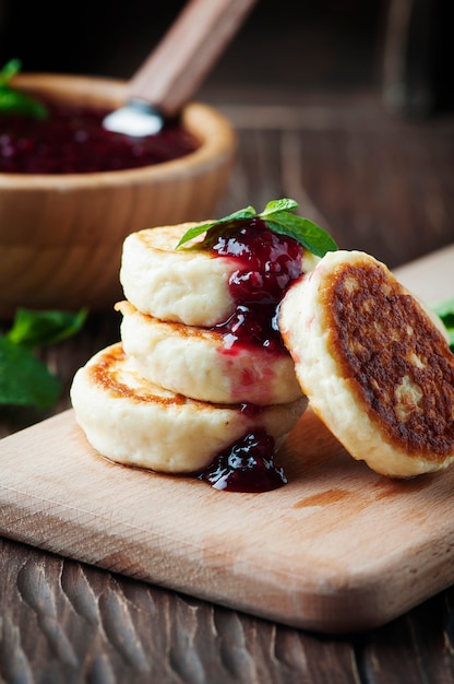 ラズベリーとロシアのカッテージチーズのパンケーキ