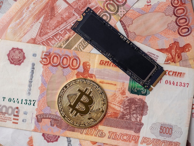 ロシアの5000ドル札には、m2SSDドライブとビットコインがあります。ハードドライブでのマイニング通貨の概念