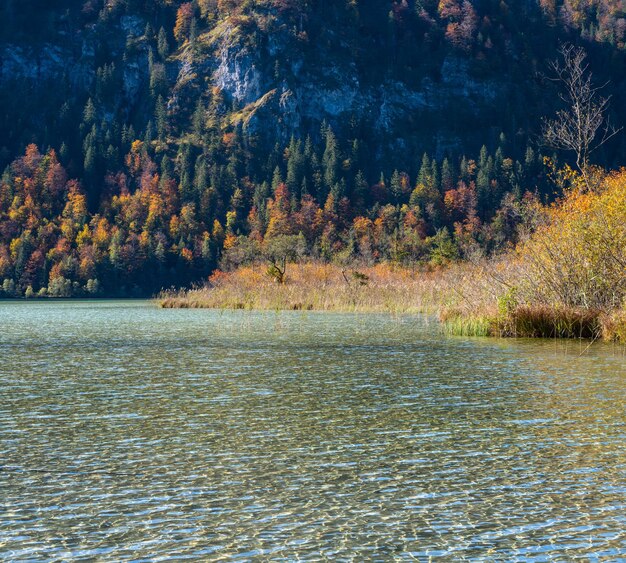 Rustige herfst Alpen bergmeer Offensee meer Salzkammergut Opper-Oostenrijk