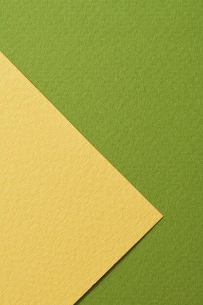 Ruwe kraftpapier achtergrondpapier textuur geel groene kleuren Mockup met kopieerruimte voor tekst