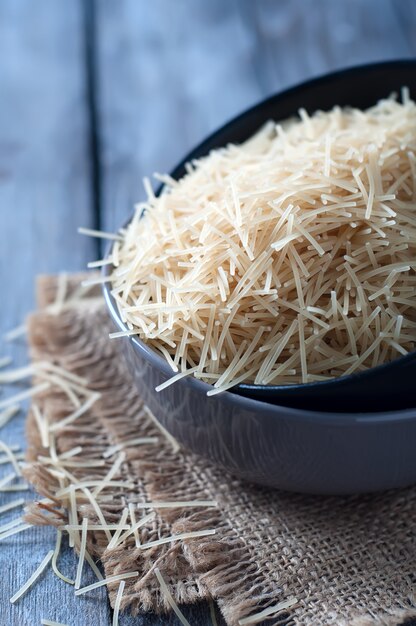 Ruwe ongekookte pasta