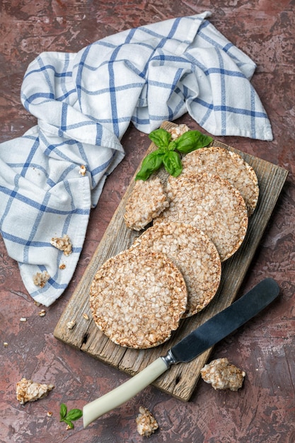 Rye whole grain crisps