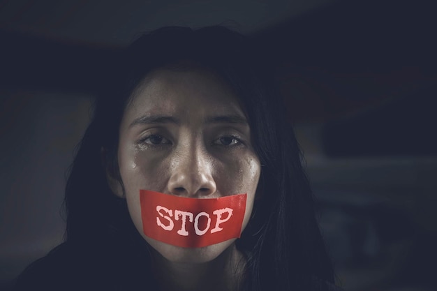 Photo sad woman with word of stop