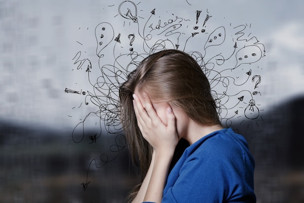 Photo sad young man with worried stressed face