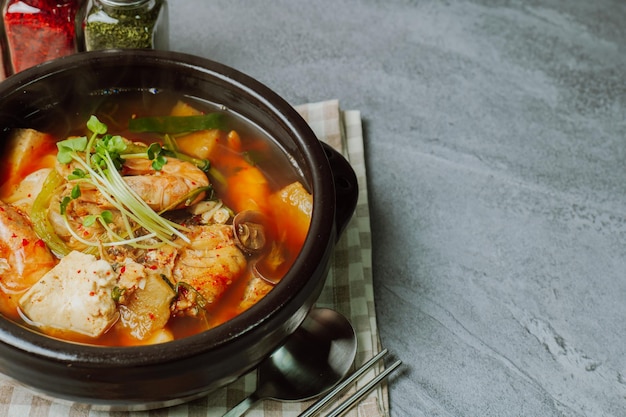 새우가 맛있는 한국 음식 생태탕 요리