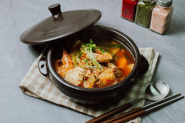 새우가 맛있는 한국 음식 생태탕 요리