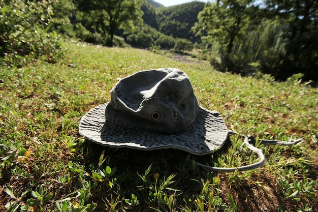 Safarihoed in prachtige natuur