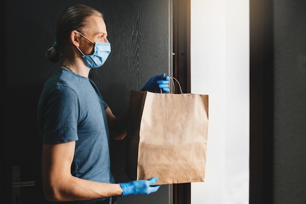 Safe grocery delivery man courier coronavirus quarantine