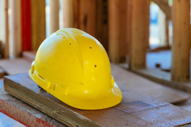 Концепция безопасности строительства. Безопасность прежде всего, строительство, работа Защитный шлем.
