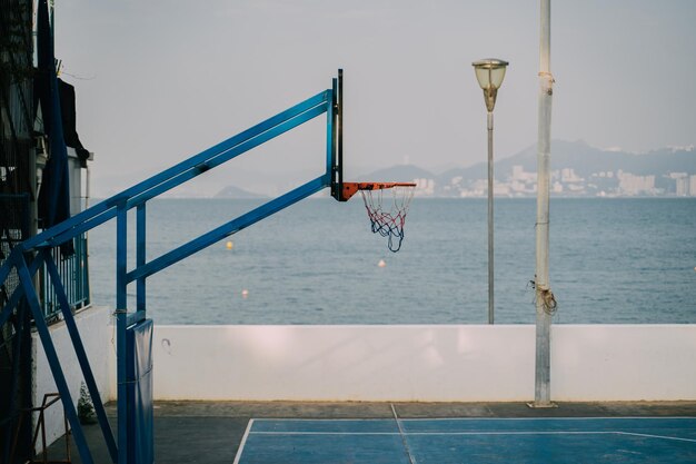 写真 空に向かって海で帆船