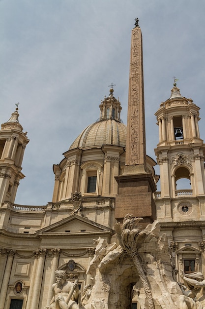 Святая Агнесса ин Агоне на площади Навона в Риме, Италия