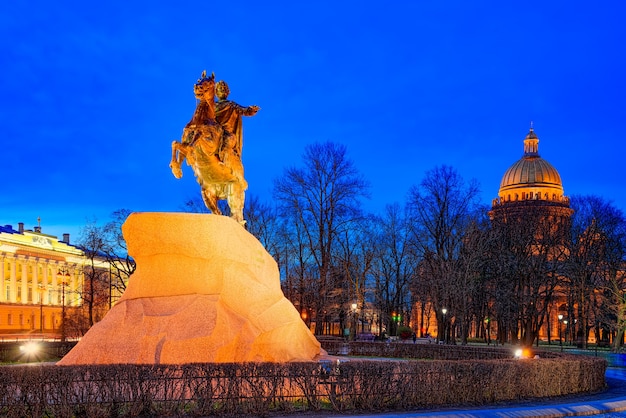 Исаакиевский собор - памятник Петру I (Великому). Санкт-Петербург. Россия.