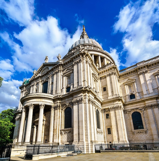 Saint paul cathedral in city of london england