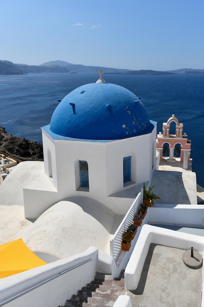 Photo the saint spyridon holy orthodox church on the greek island of santorini