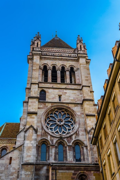 Cattedrale di saint st pierre nel centro di ginevra in svizzera