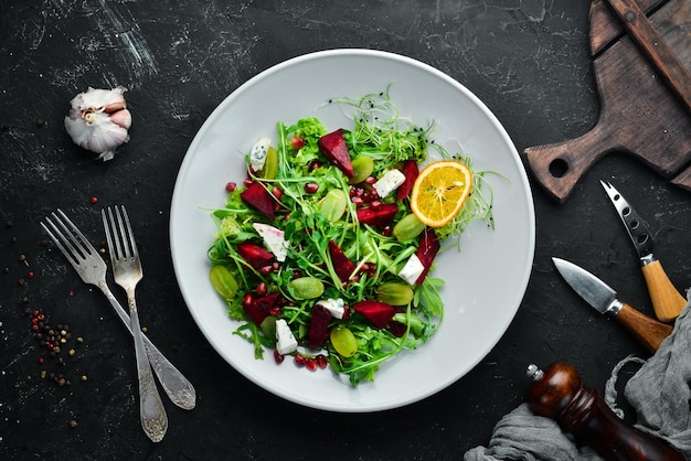 Salad Arugula blue cheese and beet salad Top view